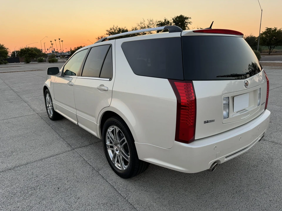 2008 Cadillac SRX - Image 25 of 31