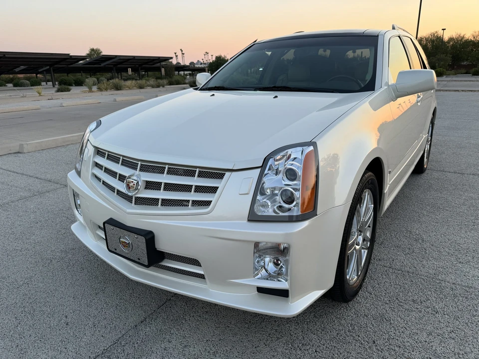 2008 Cadillac SRX - Image 2 of 31
