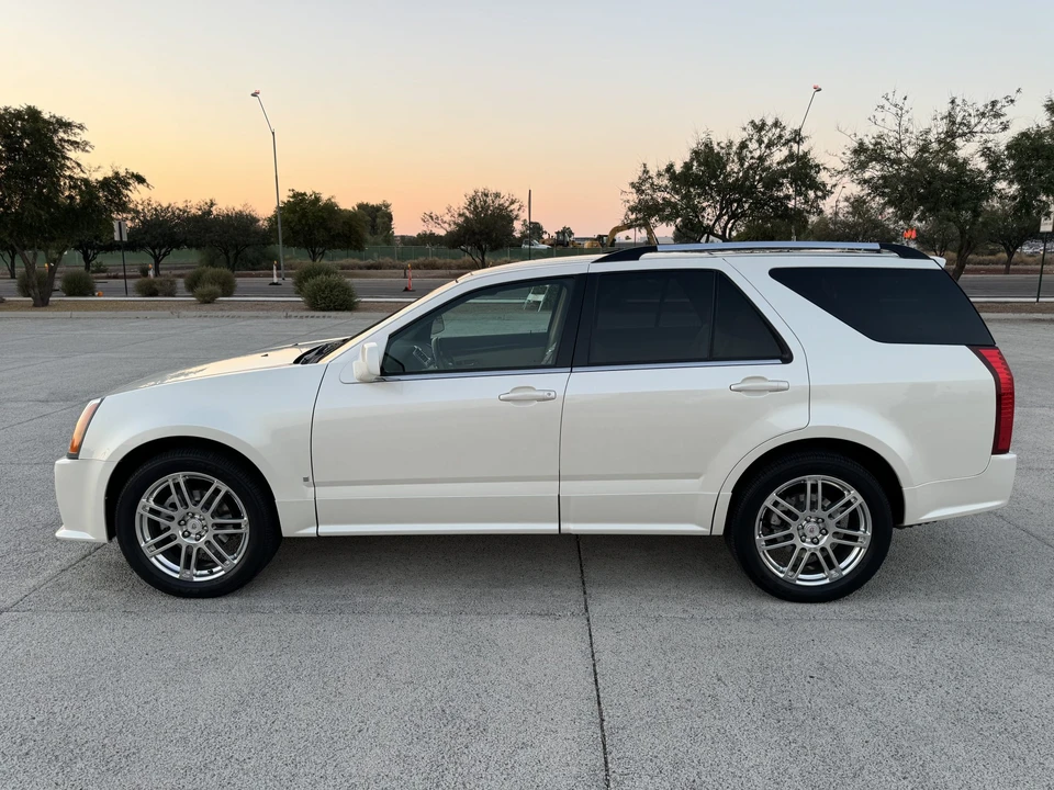 2008 Cadillac SRX - Image 16 of 31
