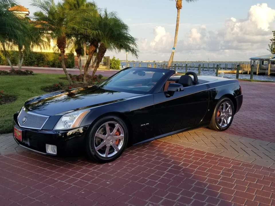 2008 Cadillac XLR - Image 15 of 31