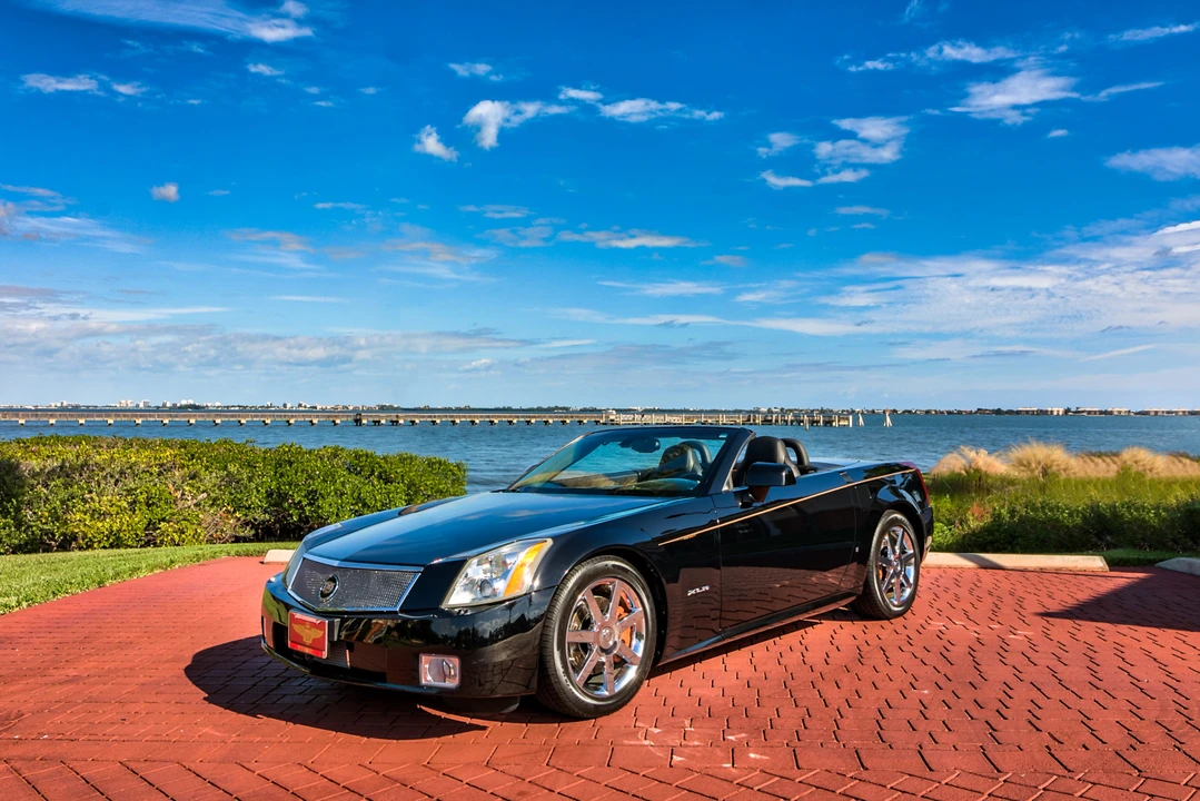 2008 Cadillac XLR - Image 2 of 31