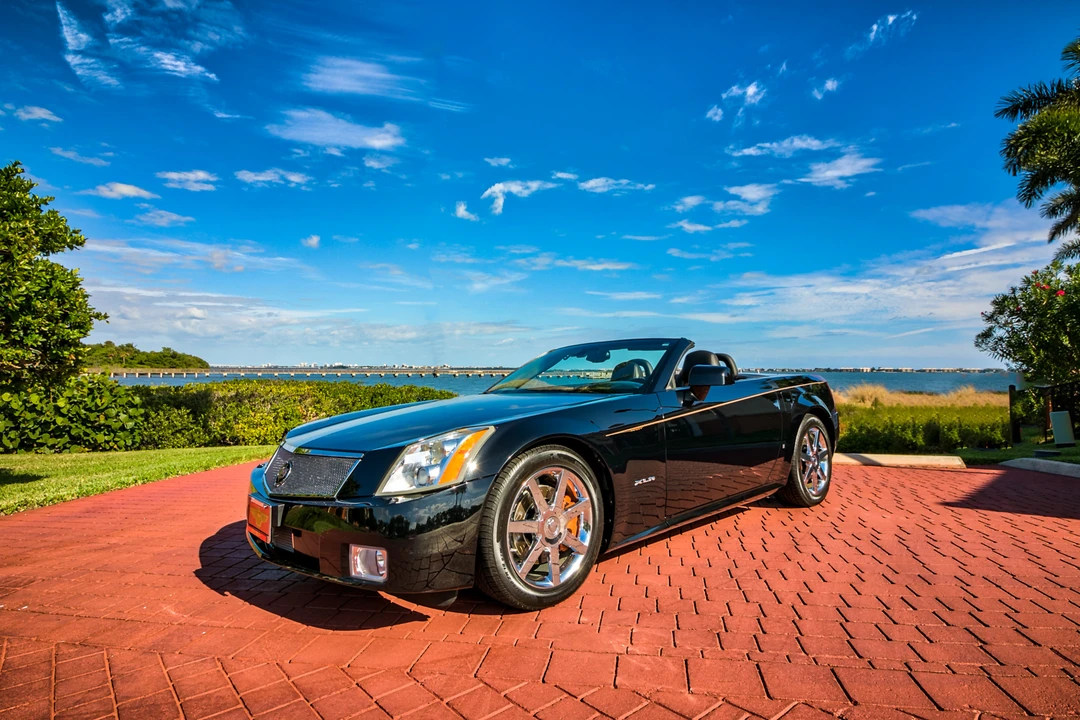 2008 Cadillac XLR - Image 3 of 31