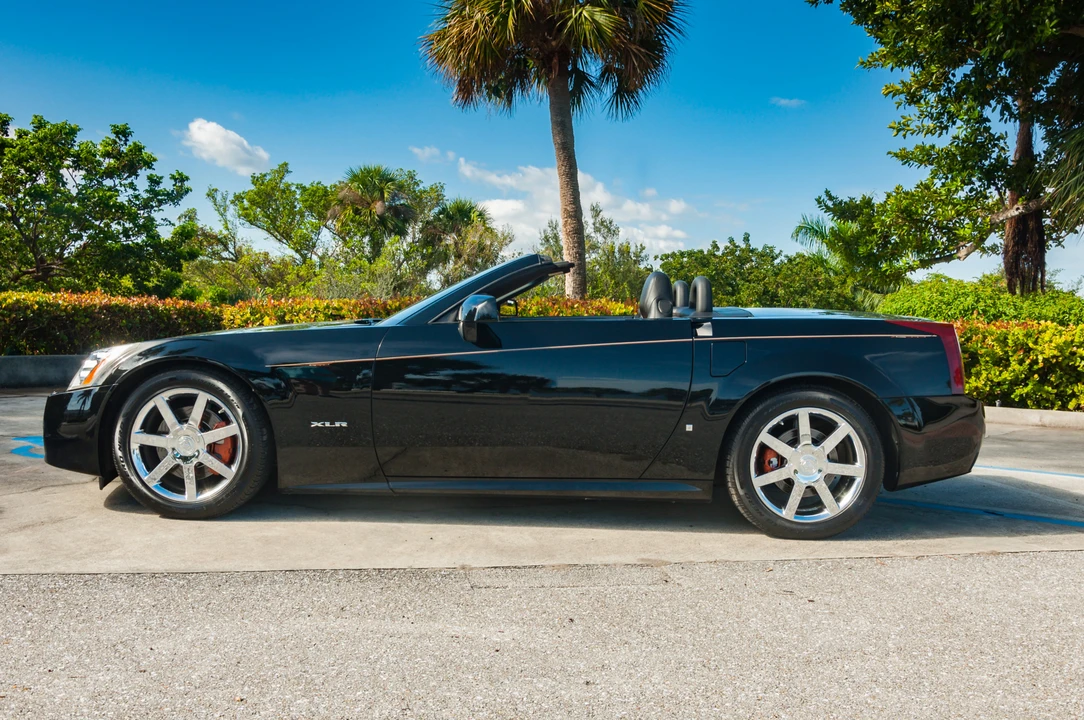 2008 Cadillac XLR - Image 6 of 31