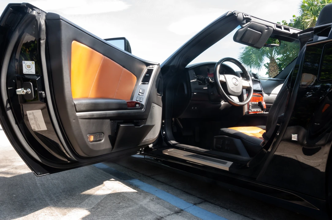 2008 Cadillac XLR - Image 28 of 31