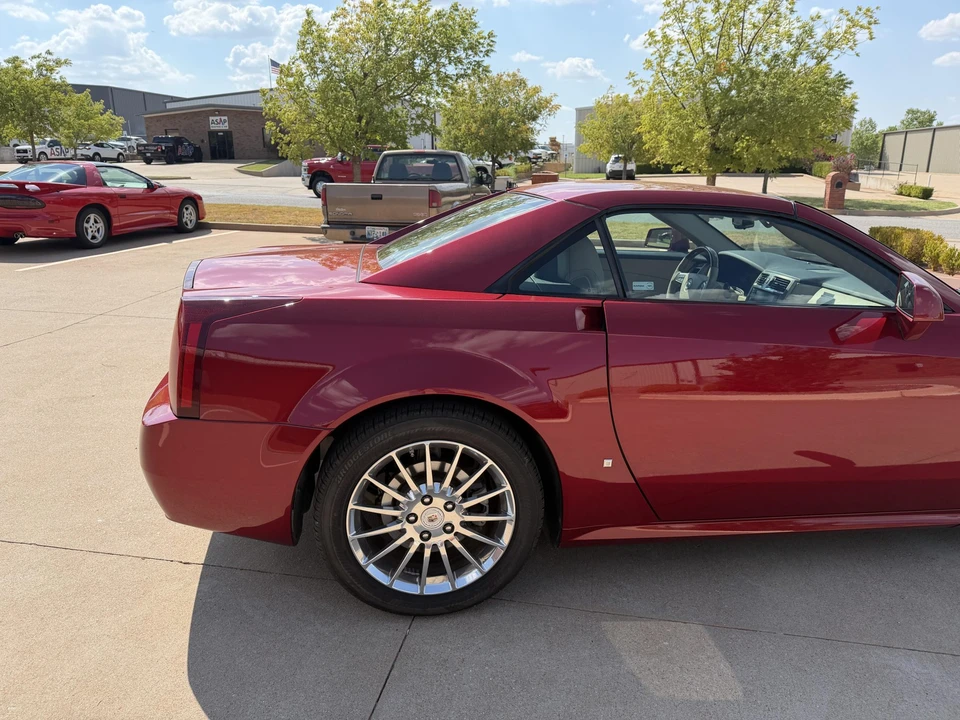 2008 Cadillac XLR - Image 29 of 31