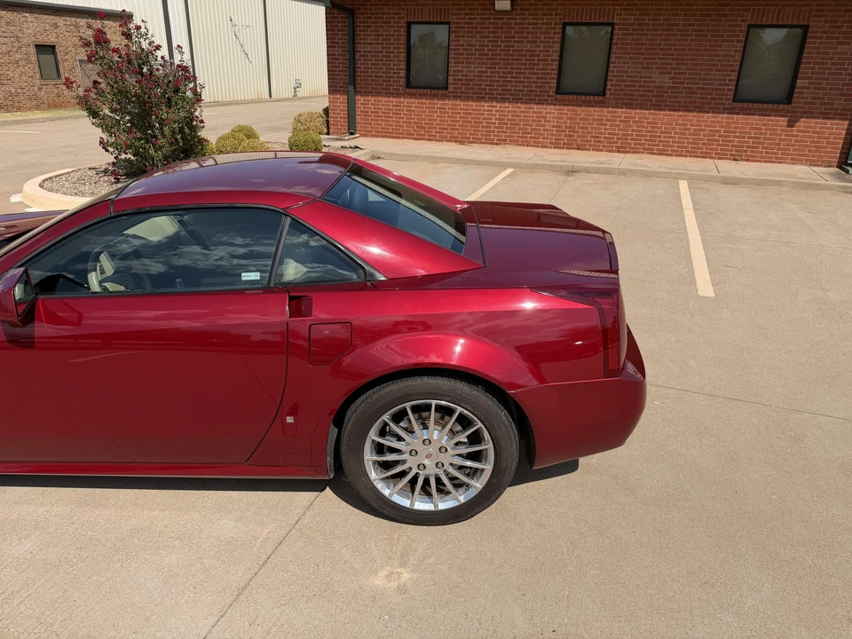 2008 Cadillac XLR - Image 30 of 31