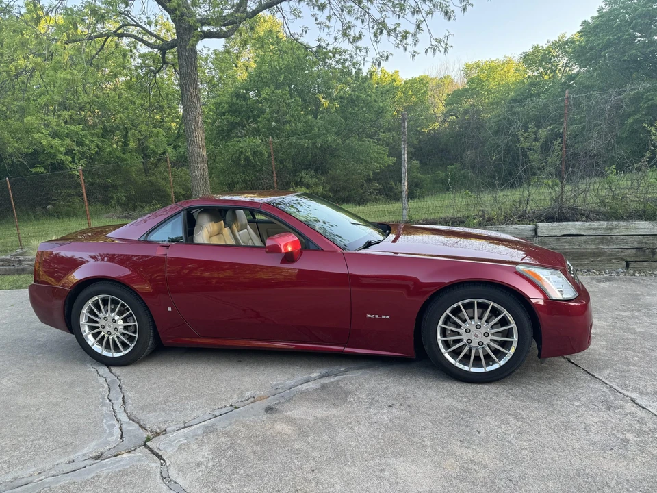 2008 Cadillac XLR - Image 18 of 31