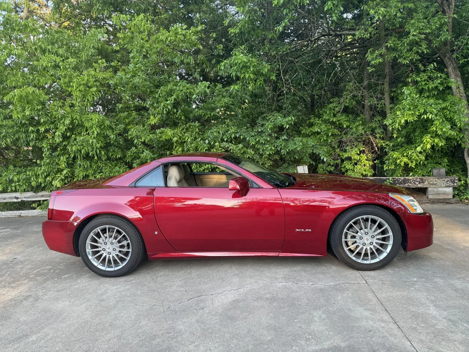 2008 Cadillac XLR - Image 20 of 31