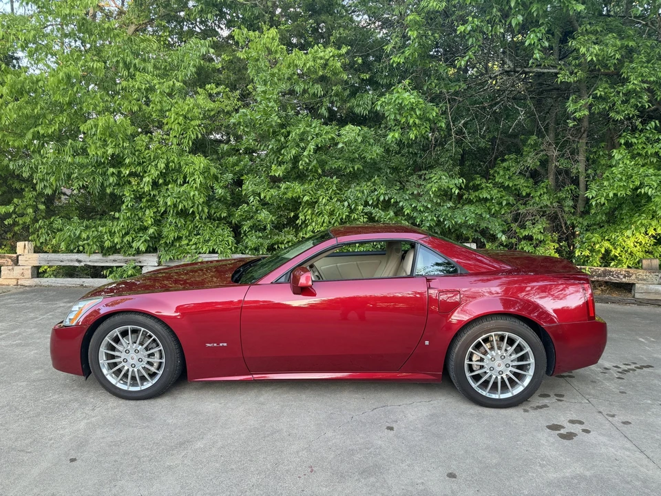 2008 Cadillac XLR - Image 30 of 31