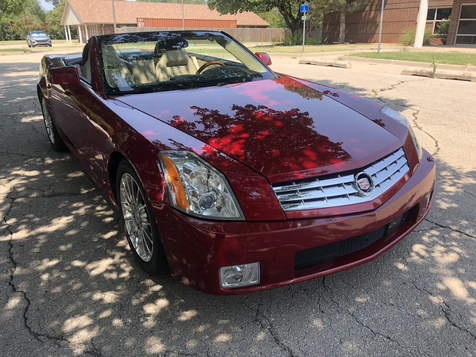 2008 Cadillac XLR - Image 9 of 31