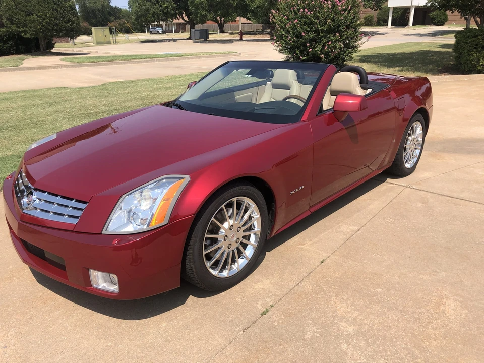 2008 Cadillac XLR - Image 3 of 31