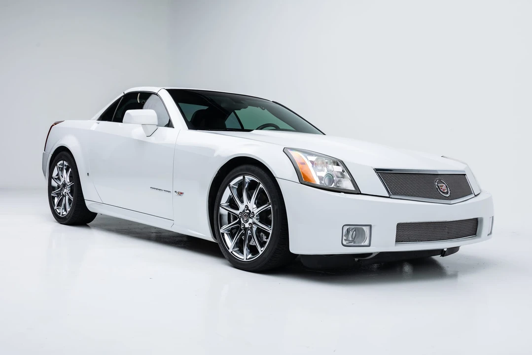 2008 Cadillac XLR-V - Image 11 of 31