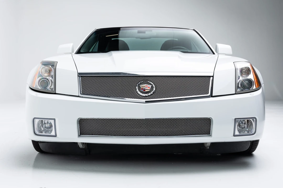2008 Cadillac XLR-V - Image 8 of 31