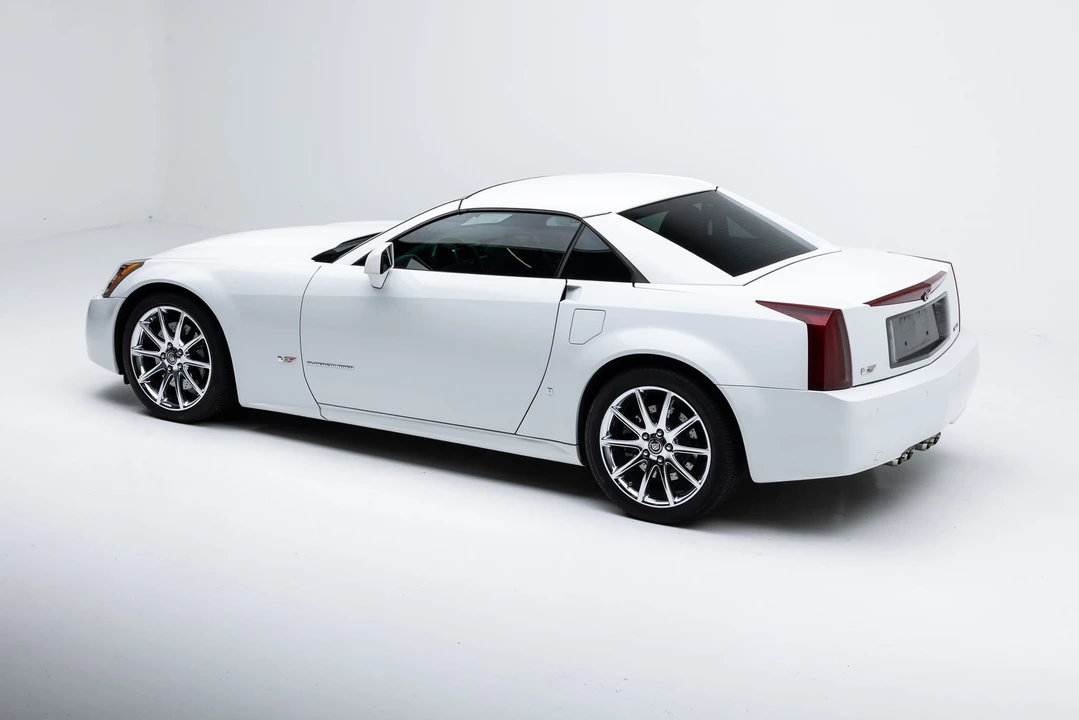 2008 Cadillac XLR-V - Image 25 of 31