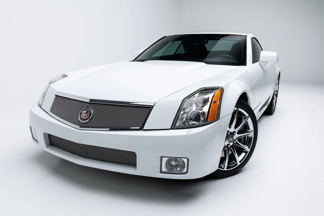 2008 Cadillac XLR-V - Image 5 of 31
