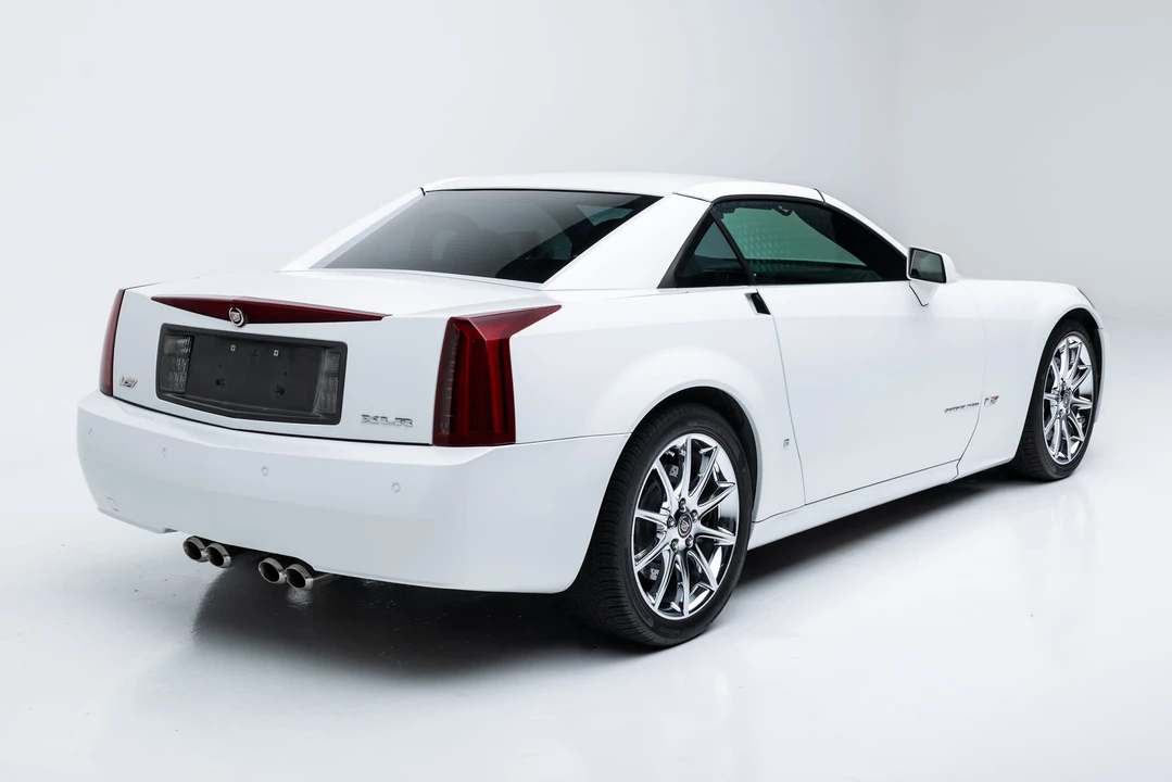 2008 Cadillac XLR-V - Image 16 of 31