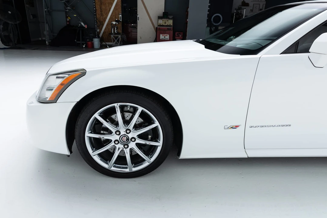 2008 Cadillac XLR-V - Image 30 of 31