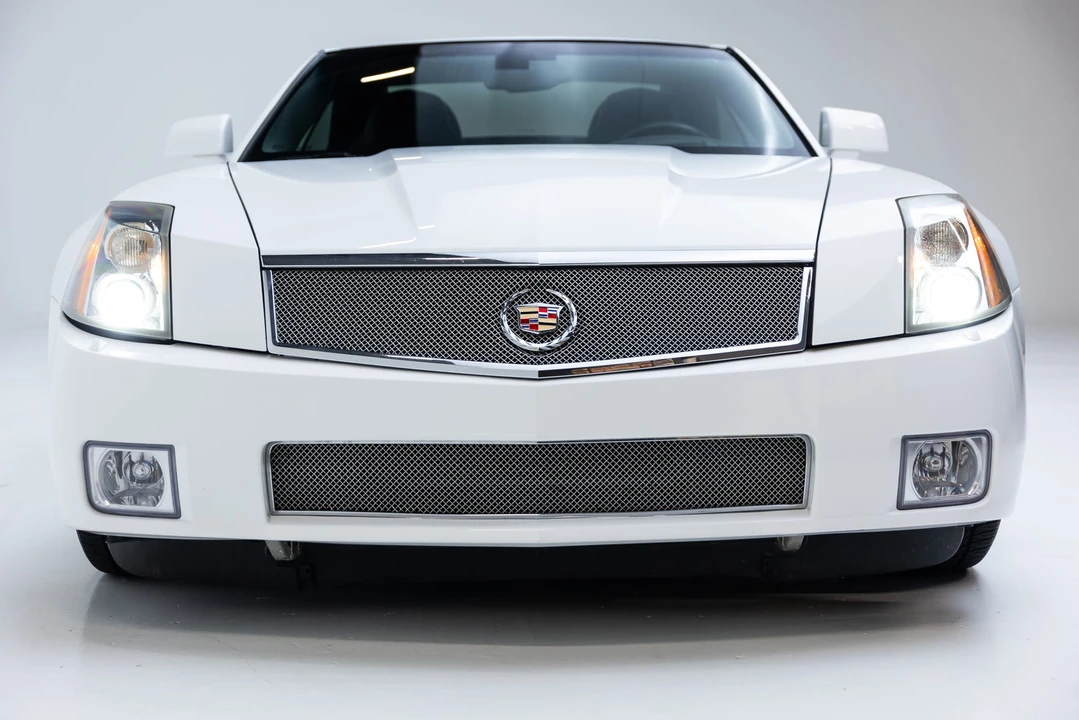 2008 Cadillac XLR-V - Image 10 of 31