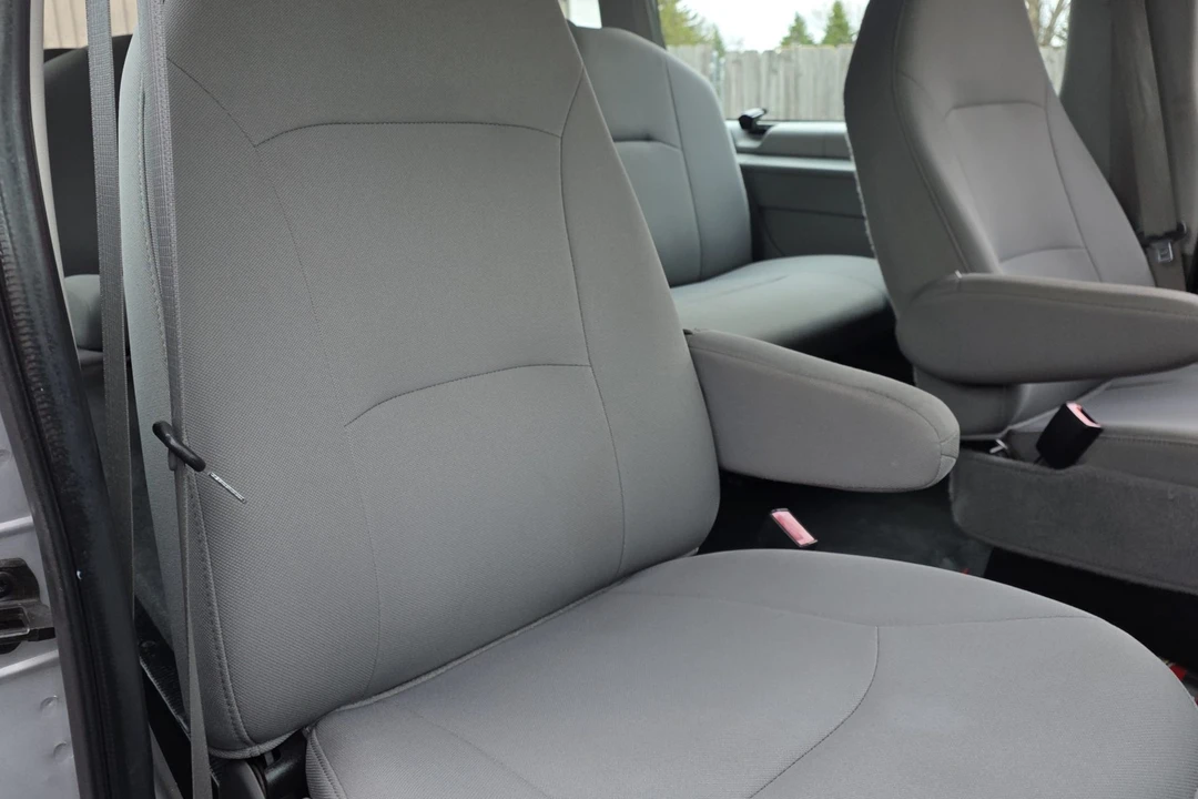 2008 Ford Econoline Van - Image 4 of 8