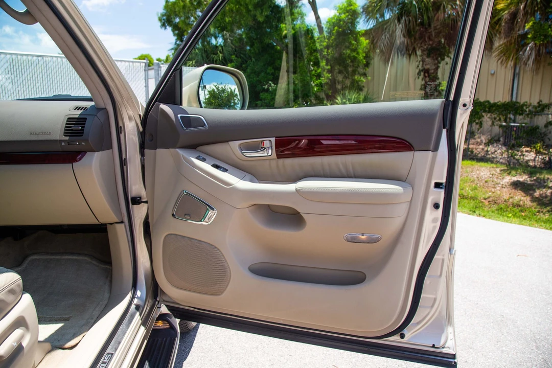 2008 Lexus GX 1st Gen - Image 26 of 31