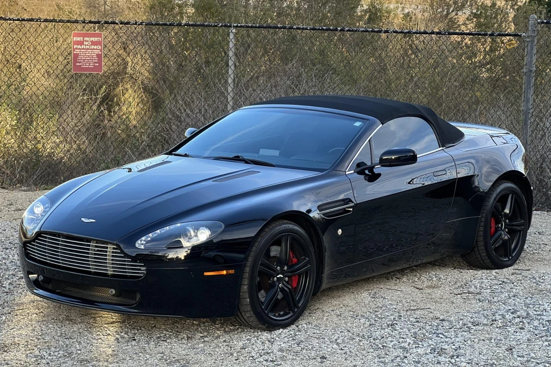 2009 Aston Martin V8 Vantage (2006-2017) - Image 1 of 31