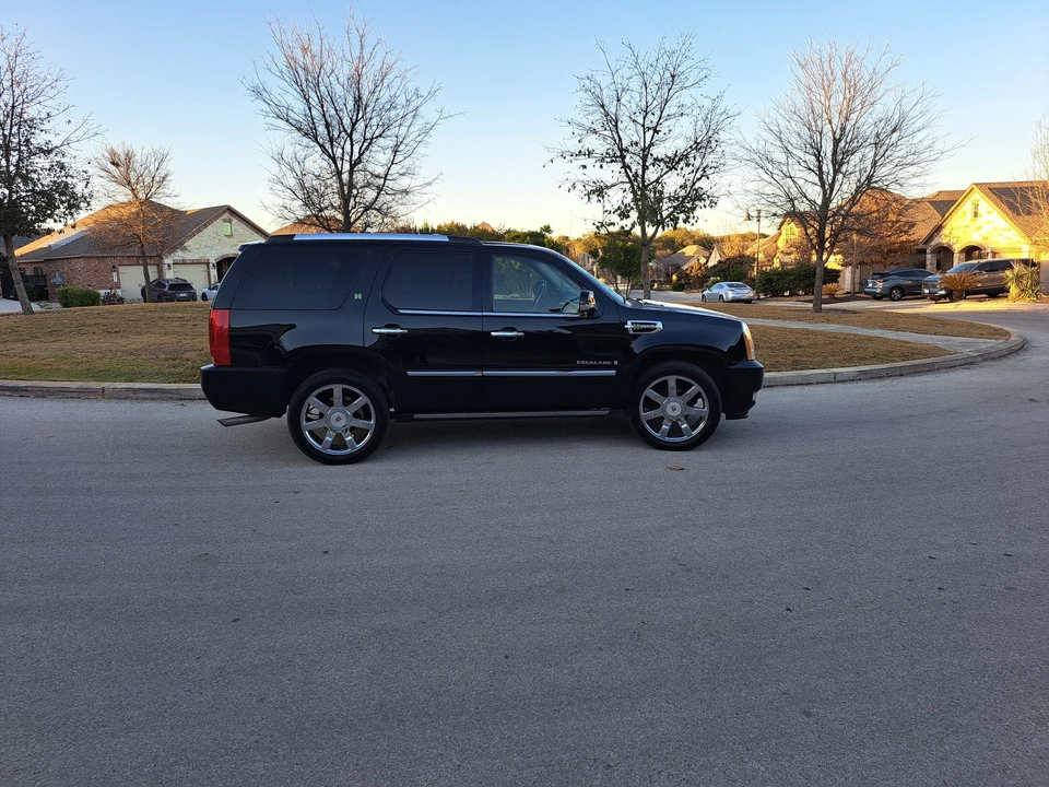 2009 Cadillac Escalade & EXT 3rd Gen - Image 6 of 31