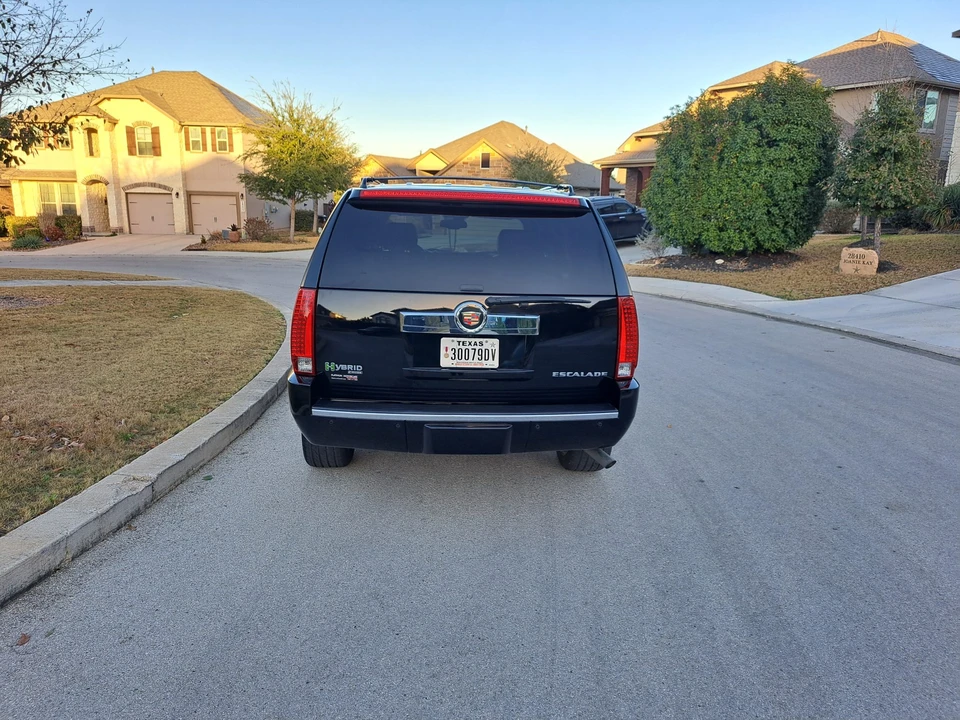 2009 Cadillac Escalade & EXT 3rd Gen - Image 5 of 31