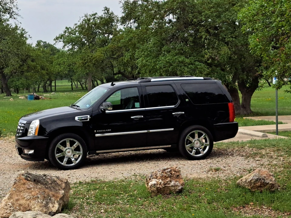 2009 Cadillac Escalade & EXT 3rd Gen - Image 3 of 31
