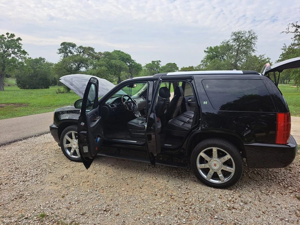 2009 Cadillac Escalade & EXT 3rd Gen - Image 9 of 31