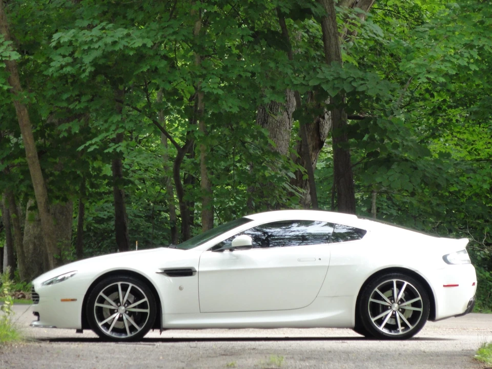 2011 Aston Martin V8 Vantage (2006-2017) - Image 21 of 31