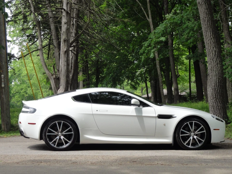 2011 Aston Martin V8 Vantage (2006-2017) - Image 16 of 31