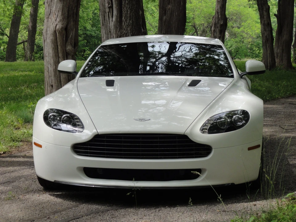 2011 Aston Martin V8 Vantage (2006-2017) - Image 5 of 31