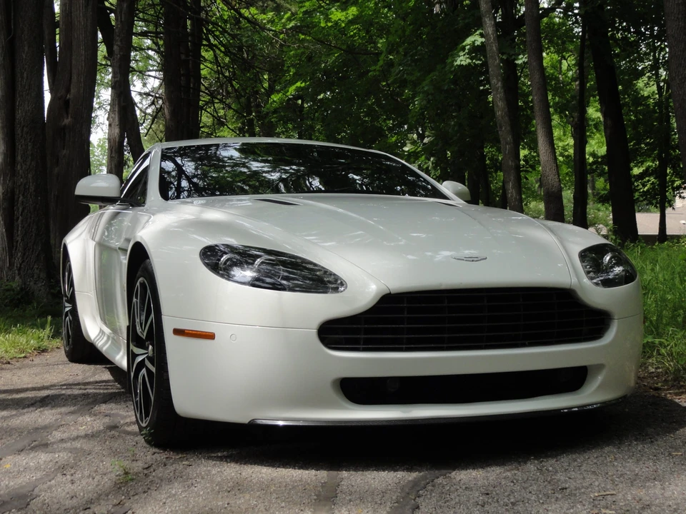 2011 Aston Martin V8 Vantage (2006-2017) - Image 8 of 31