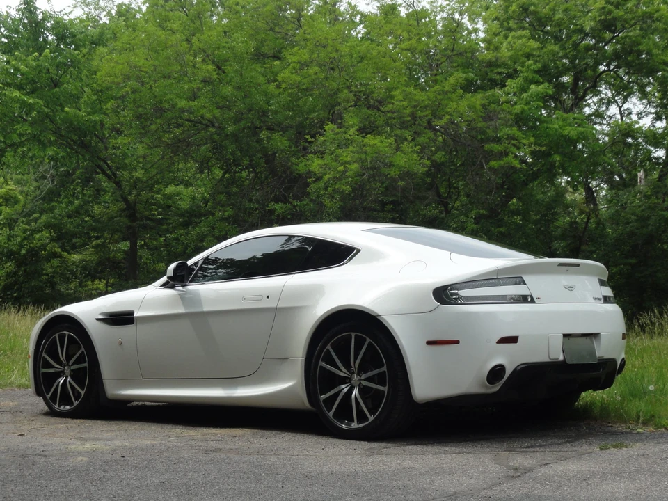 2011 Aston Martin V8 Vantage (2006-2017) - Image 19 of 31