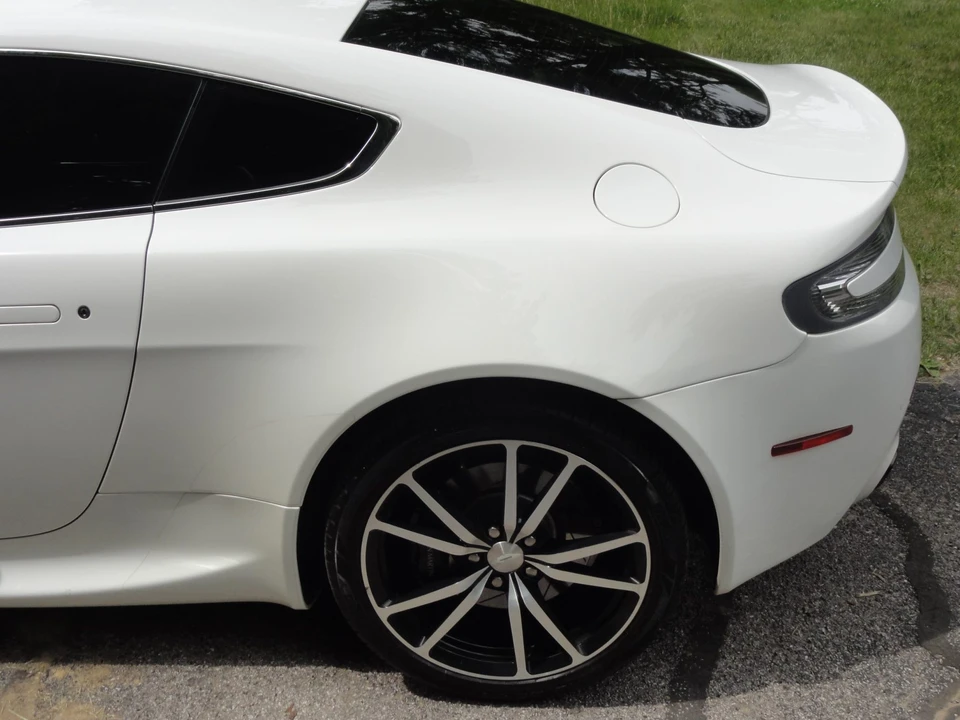 2011 Aston Martin V8 Vantage (2006-2017) - Image 28 of 31