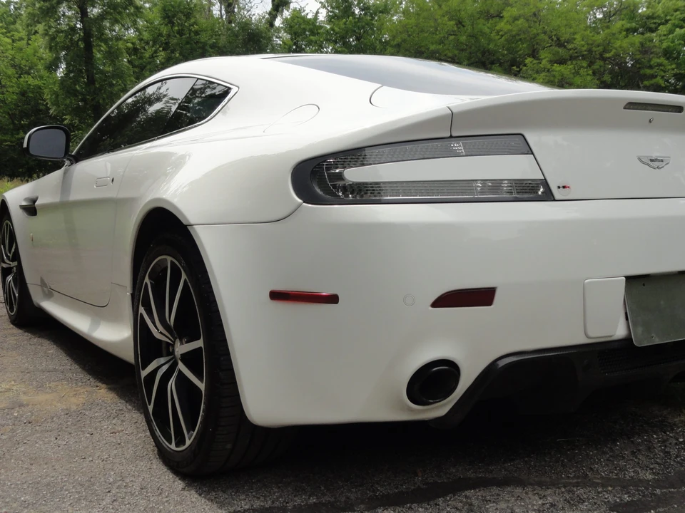2011 Aston Martin V8 Vantage (2006-2017) - Image 24 of 31