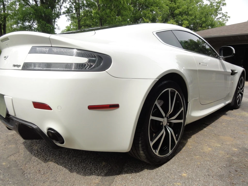 2011 Aston Martin V8 Vantage (2006-2017) - Image 25 of 31
