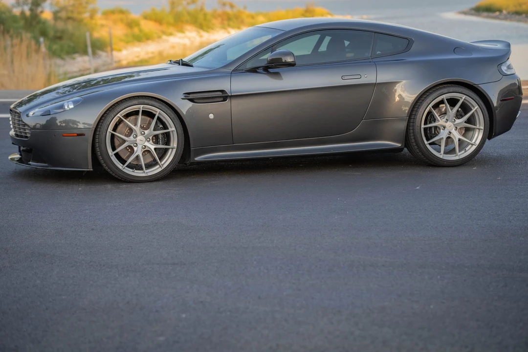 2011 Aston Martin V8 Vantage (2006-2017) - Image 10 of 31