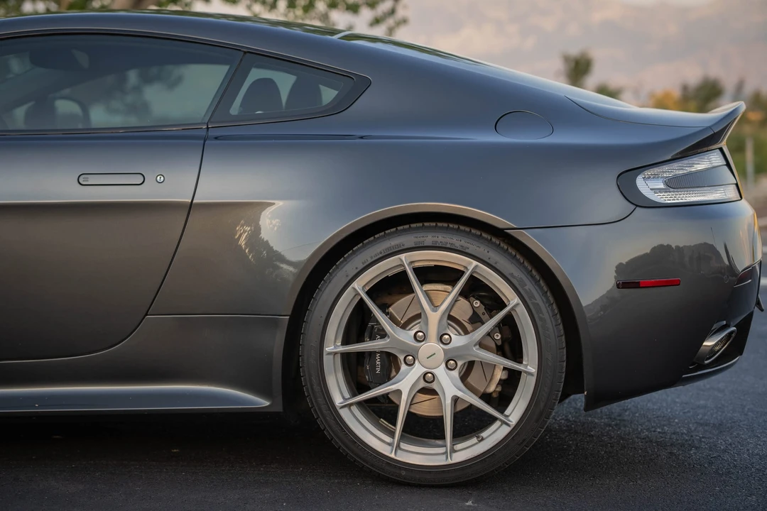 2011 Aston Martin V8 Vantage (2006-2017) - Image 24 of 31
