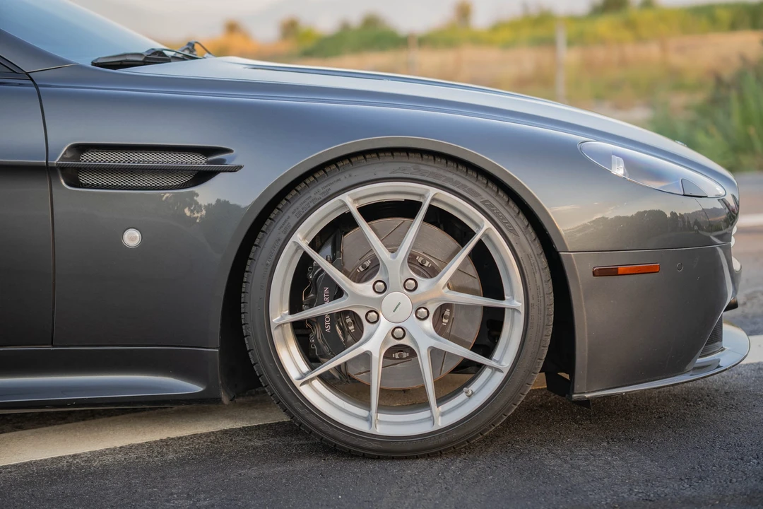 2011 Aston Martin V8 Vantage (2006-2017) - Image 25 of 31