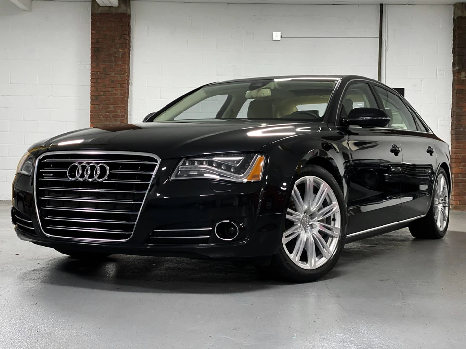 2011 Audi D4 A8 - Image 3 of 31