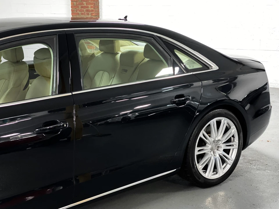 2011 Audi D4 A8 - Image 30 of 31