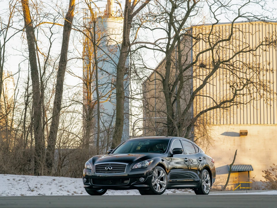 2011 Infiniti M 3rd Gen - Image 2 of 31