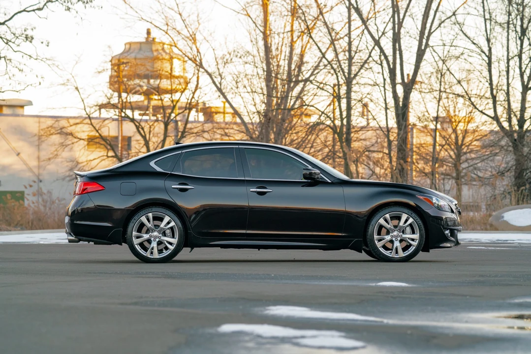 2011 Infiniti M 3rd Gen - Image 19 of 31
