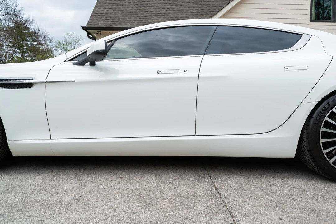 2012 Aston Martin Rapide - Image 27 of 31