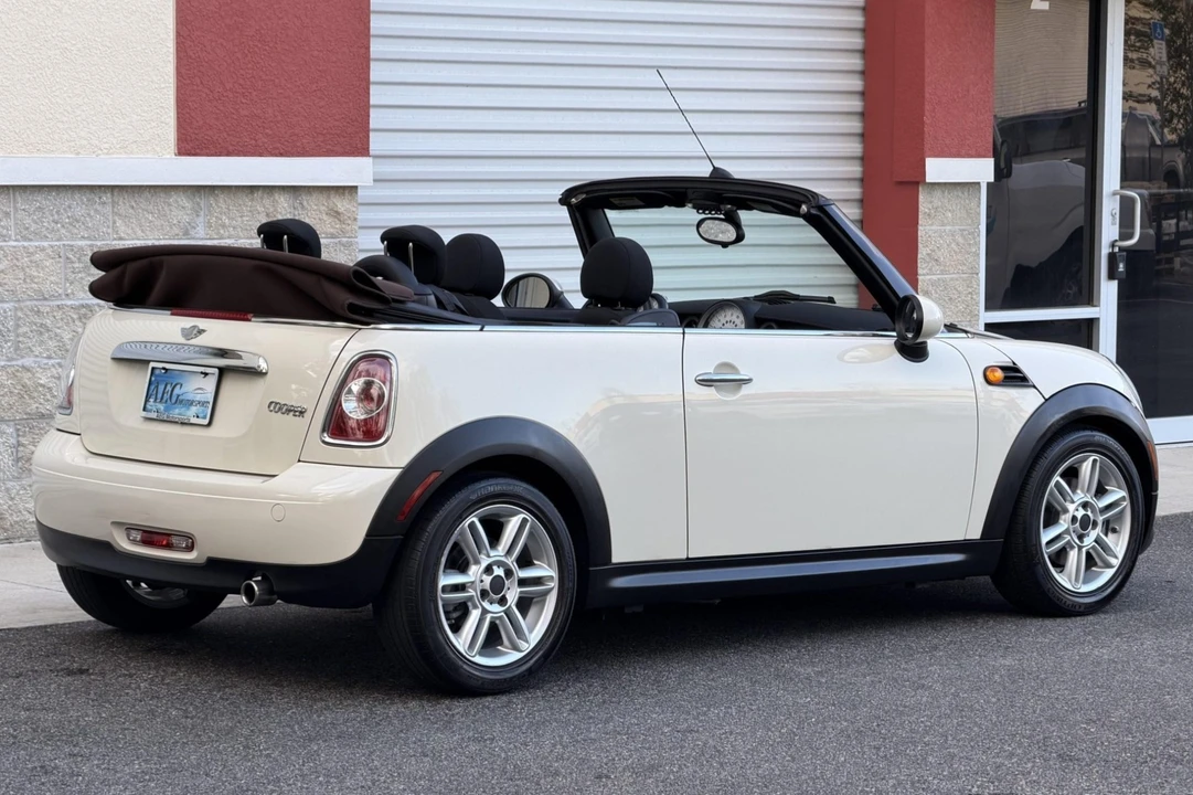 2012 Mini Mini 2nd Gen - Image 2 of 8