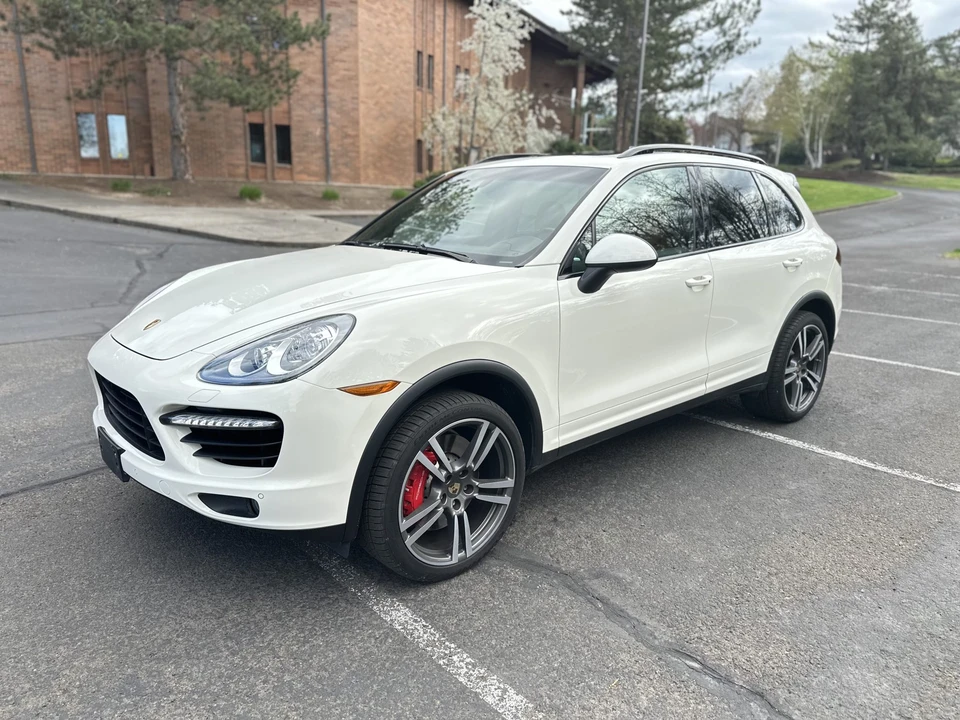 2012 Porsche 958 Cayenne Turbo - Image 2 of 31