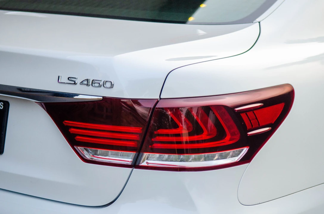 2013 Lexus LS 4th Gen - Image 30 of 31