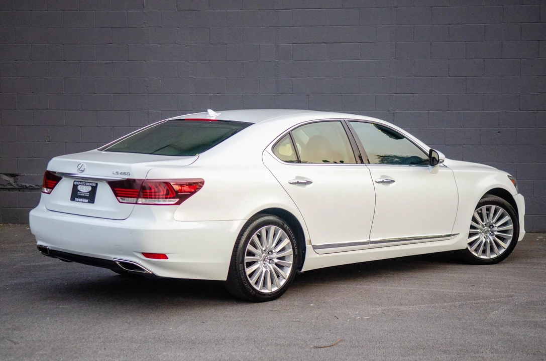 2013 Lexus LS 4th Gen - Image 13 of 31