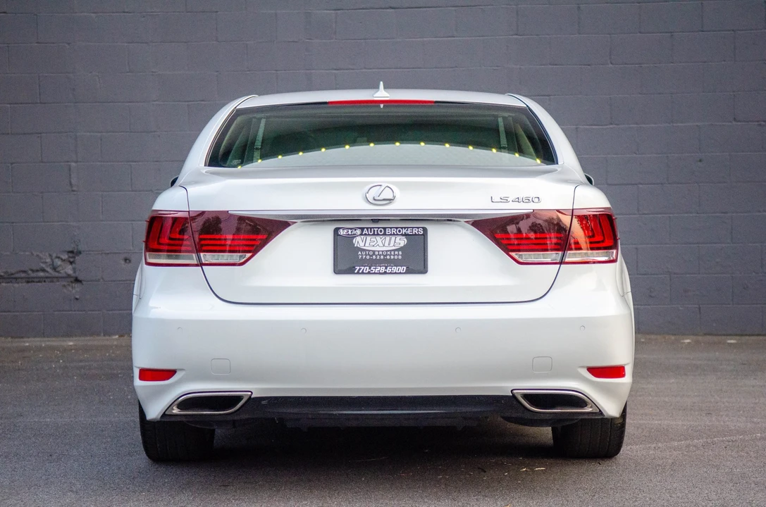 2013 Lexus LS 4th Gen - Image 17 of 31